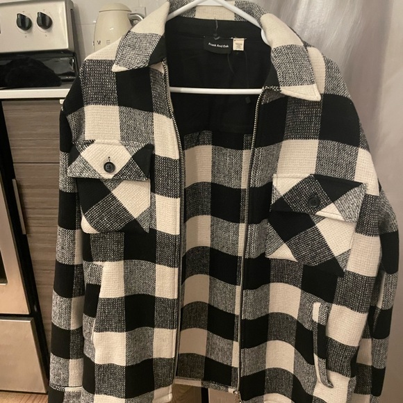 Black and White Plaid Jacket/ sweater/ Shaket - NEW - Picture 1 of 3